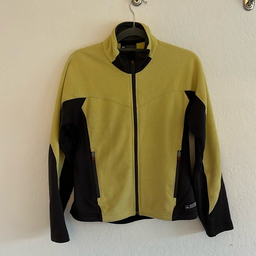 REI Y2K Fleece Jacket Zipper Closed Pockets